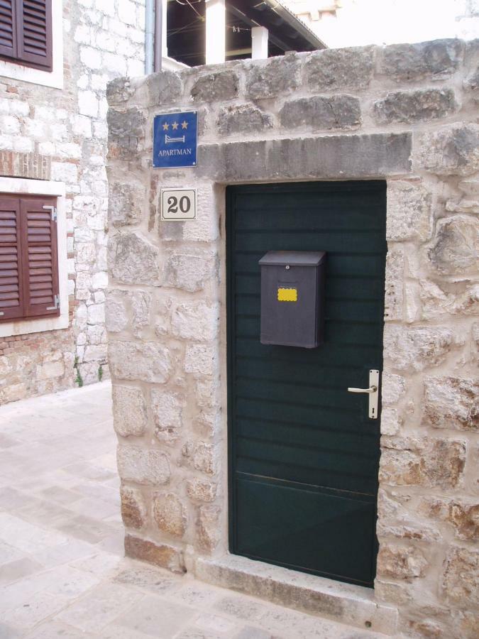 Mirina Apartment
